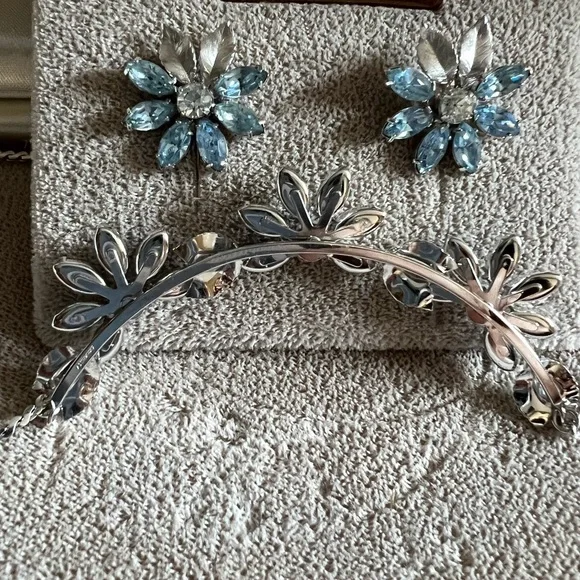 Pristine Vintage Condition in Original Krementz Hinged Case necklace - Picture 5 of 5